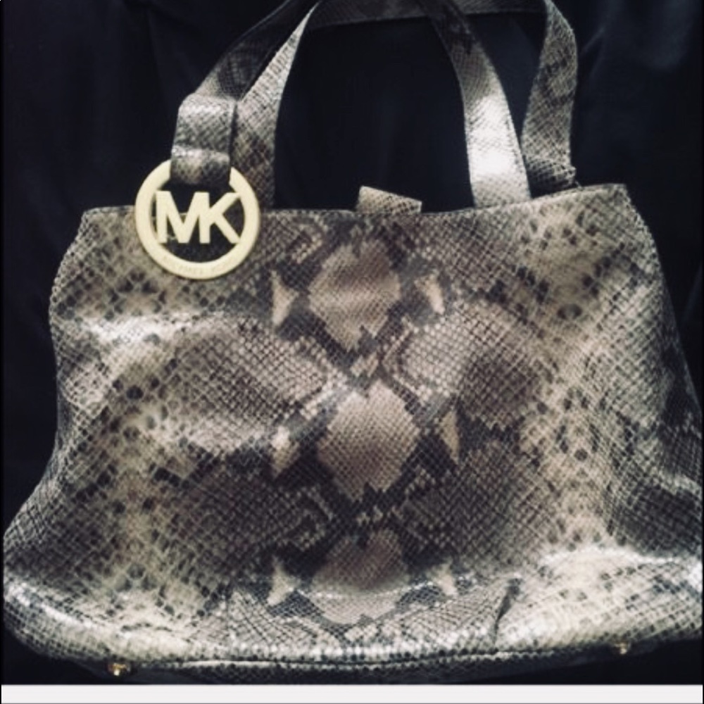 Micheal Kors Handbag